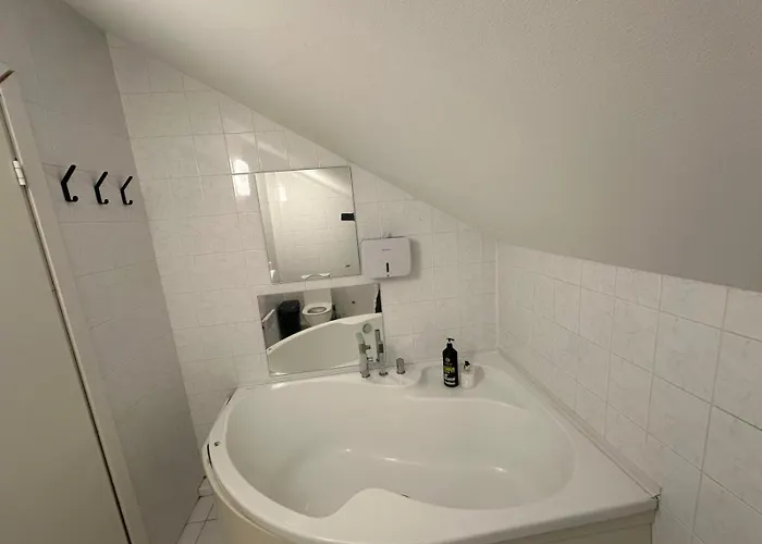 B&m Jeccuzi Self-check In *