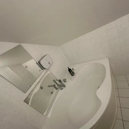 B&m Jeccuzi Self-check In * 维尔纽斯