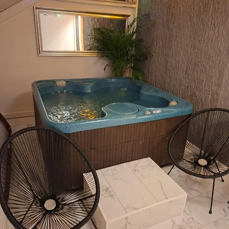 招待所 B&m Jeccuzi Self-check In 维尔纽斯